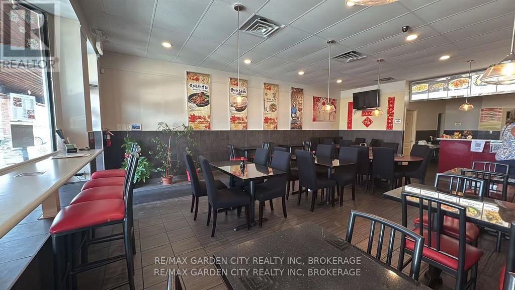 7 - 100 Fourth Avenue, St. Catharines, Ontario  L2S 3Z5 - Photo 6 - X12794398