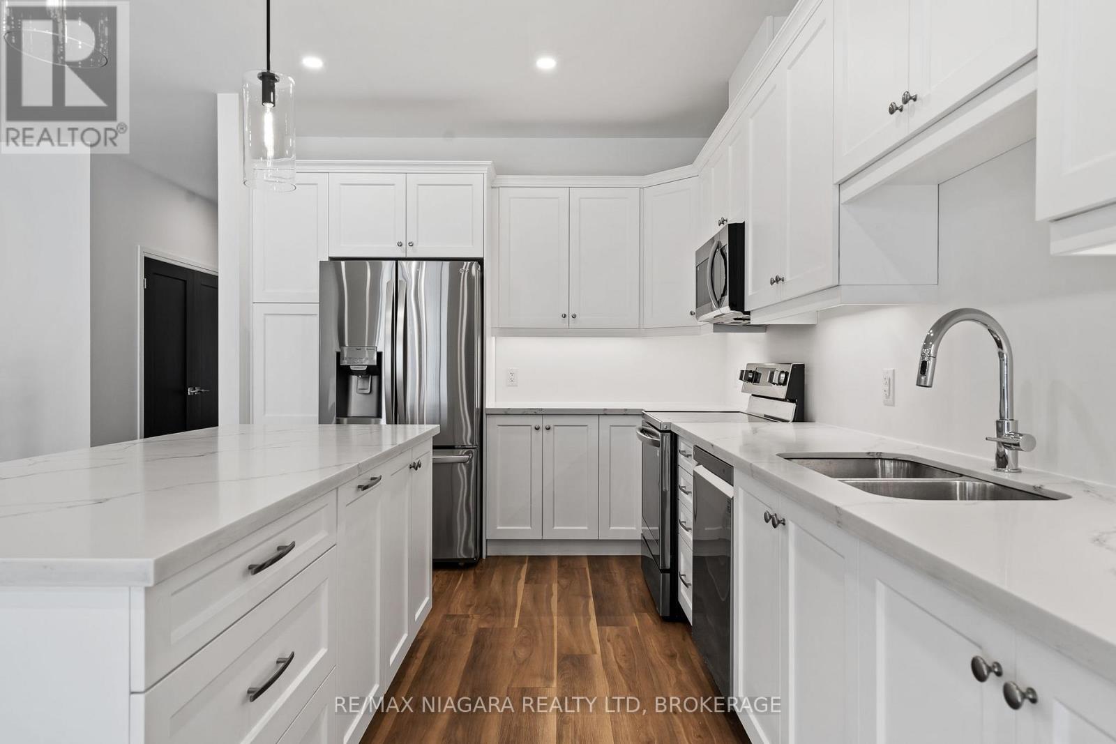 11 - 300 Richmond Street, Thorold, Ontario  L2V 0L6 - Photo 8 - X12794424