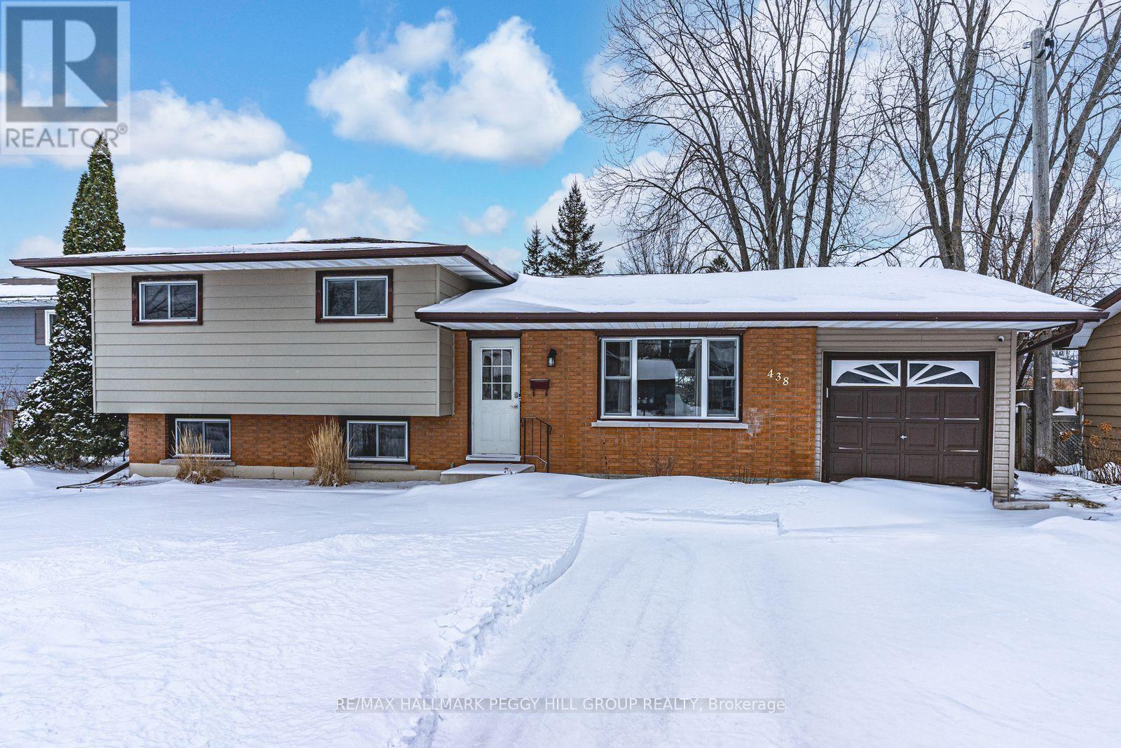 438 Forest Avenue S, Orillia, Ontario  L3V 4A1 - Photo 2 - S12638494