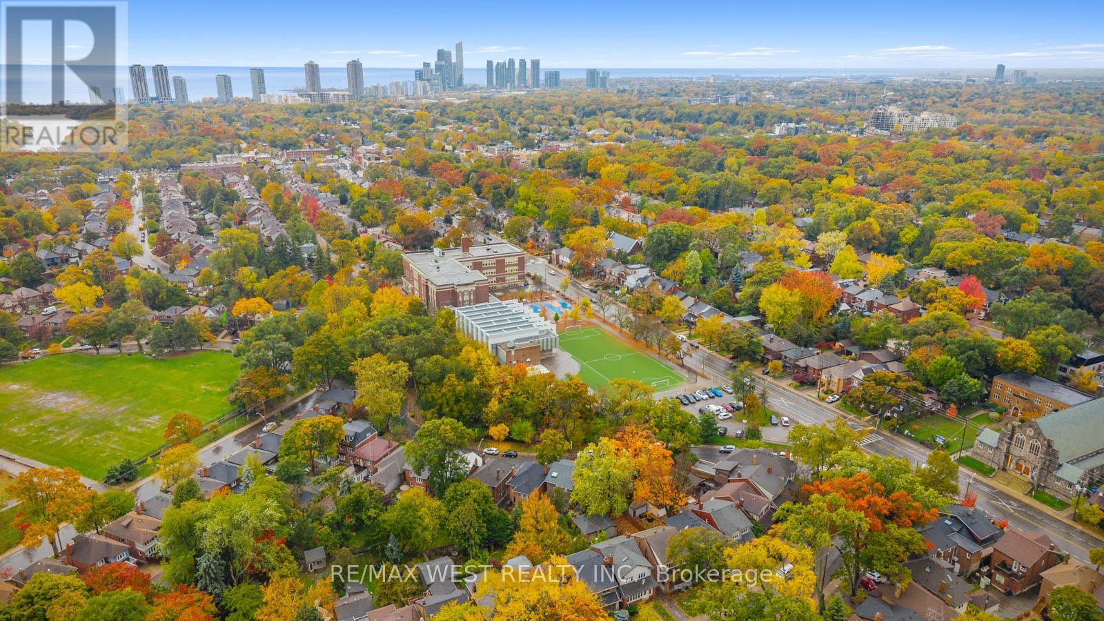 470 Runnymede Road, Toronto, Ontario  M6S 2Z2 - Photo 49 - W12793278