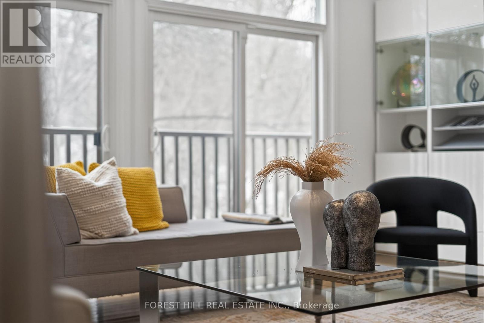 37 Rainbow Creek Way, Toronto, Ontario  M2K 2T9 - Photo 5 - C12794332