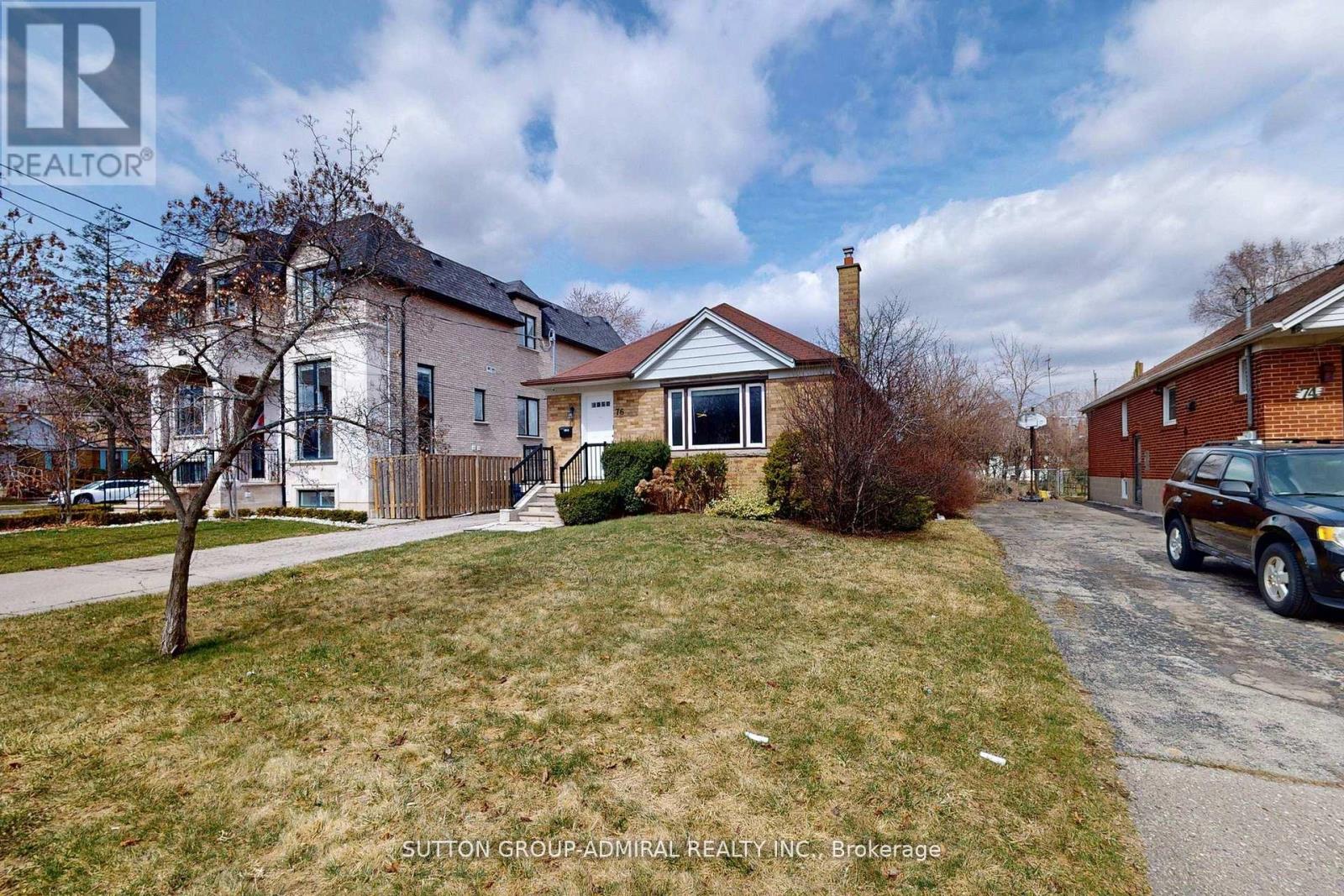 76 Ridgevale Drive, Toronto, Ontario  M6A 1L1 - Photo 3 - C12794334