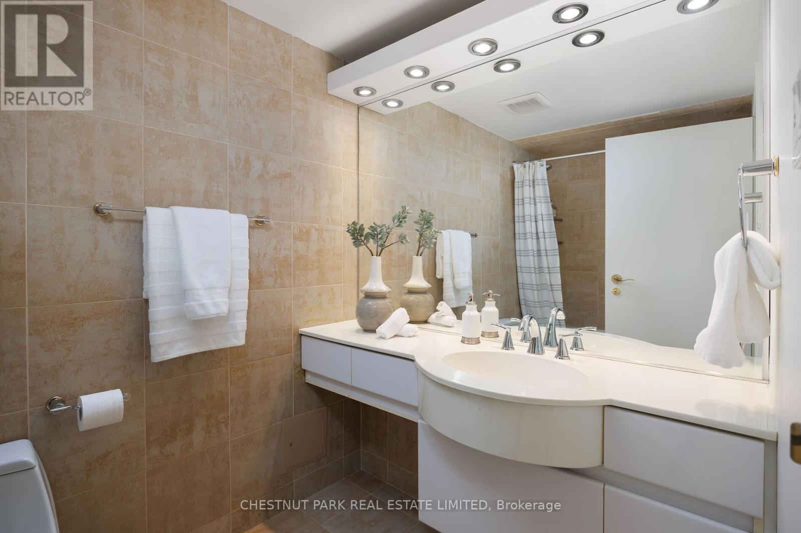 1903 - 62 Wellesley Street W, Toronto, Ontario  M5S 2X3 - Photo 37 - C12794386