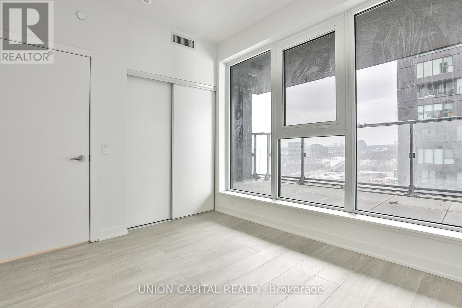 1405 - 1 Quarrington Lane, Toronto, Ontario  M3C 0S4 - Photo 17 - C12794462