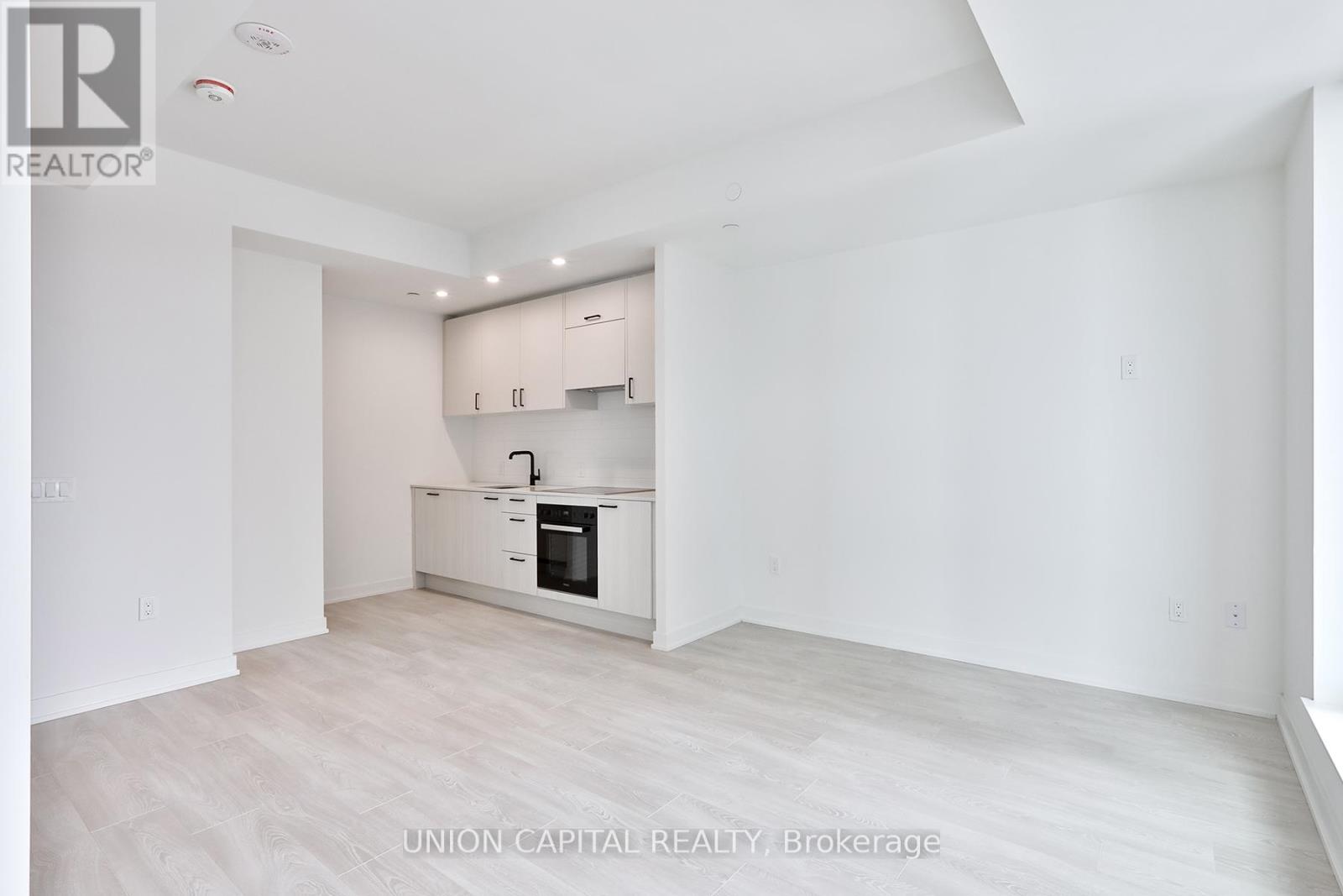 1405 - 1 Quarrington Lane, Toronto, Ontario  M3C 0S4 - Photo 7 - C12794462