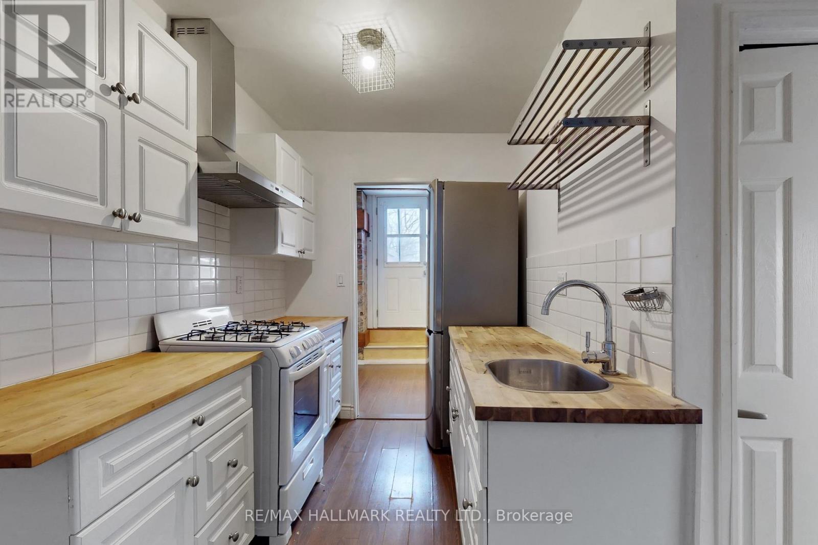 1 - 557 Parliament Street, Toronto, Ontario  M4X 1P7 - Photo 5 - C12794476