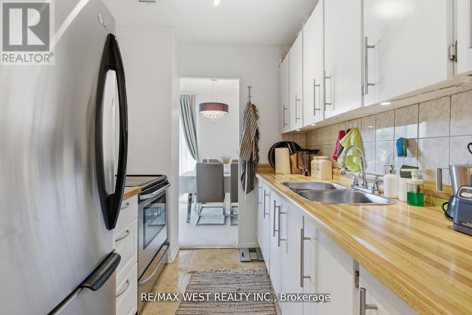 309 - 2485 Woking Crescent, Mississauga, Ontario  L5K 1Z6 - Photo 7 - W12794114