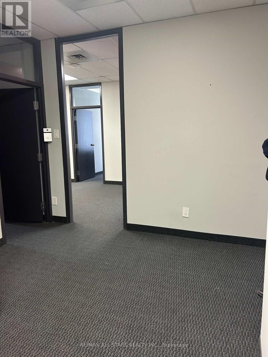 101 - 65 International Boulevard, Toronto, Ontario  M9W 6L9 - Photo 5 - W12794296