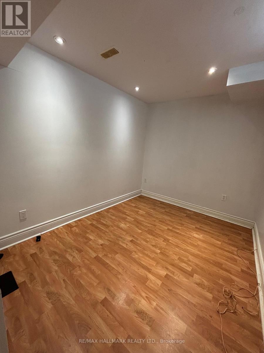 241 Featherstone Road, Milton, Ontario  L9T 7C3 - Photo 16 - W12794340