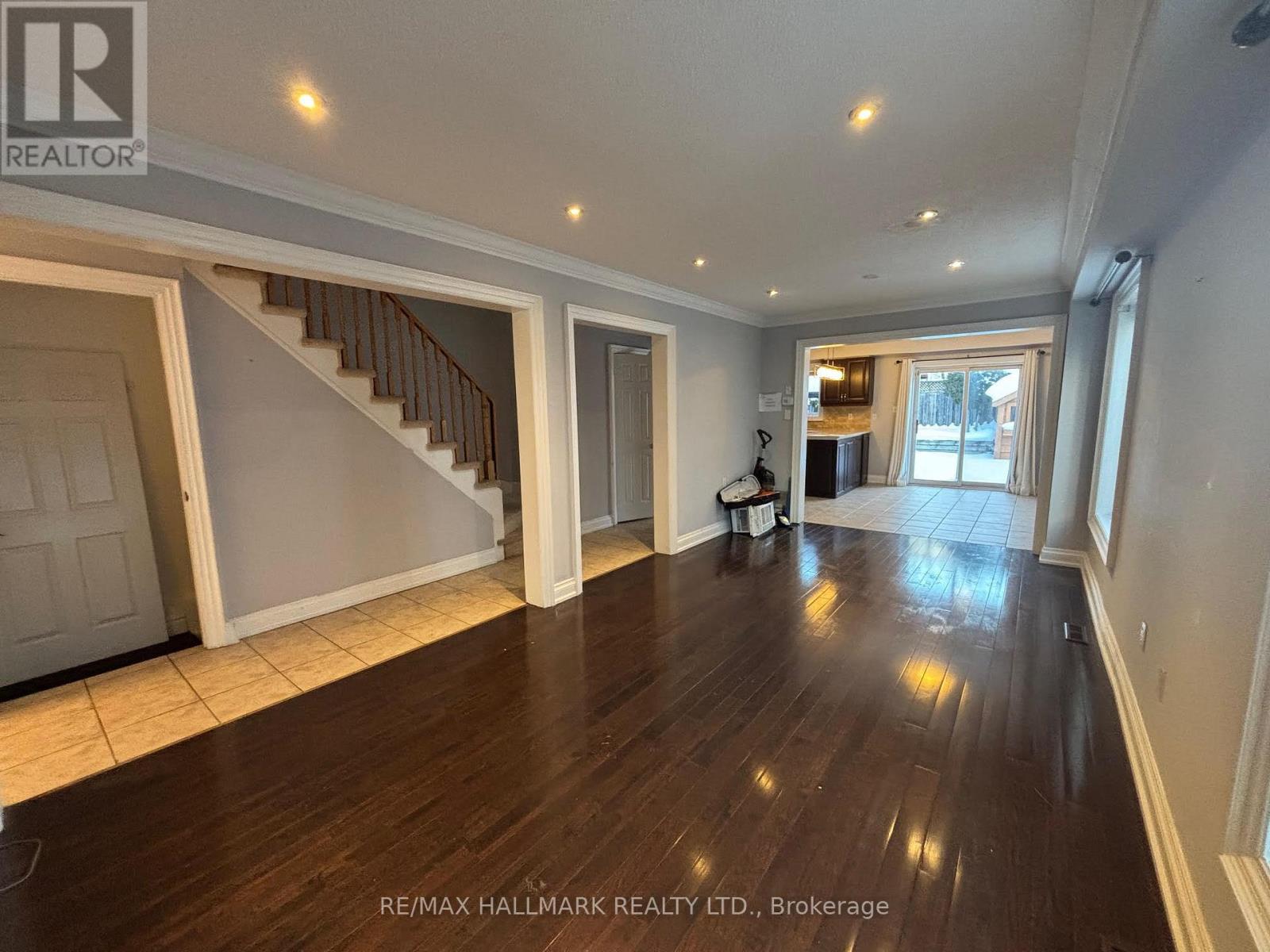 241 Featherstone Road, Milton, Ontario  L9T 7C3 - Photo 2 - W12794340