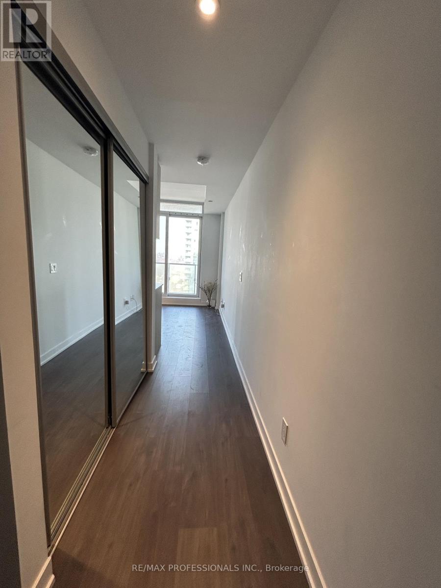 1816 - 1928 Lake Shore Boulevard W, Toronto, Ontario  M6S 1A1 - Photo 3 - W12794352