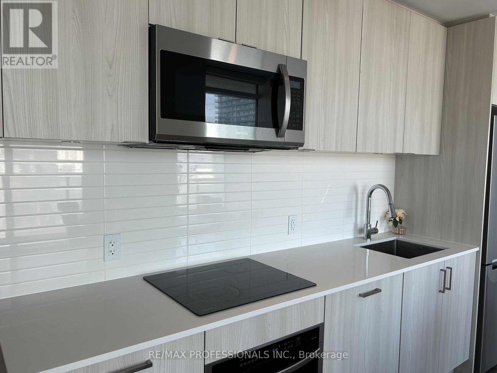 1816 - 1928 Lake Shore Boulevard W, Toronto, Ontario  M6S 1A1 - Photo 6 - W12794352