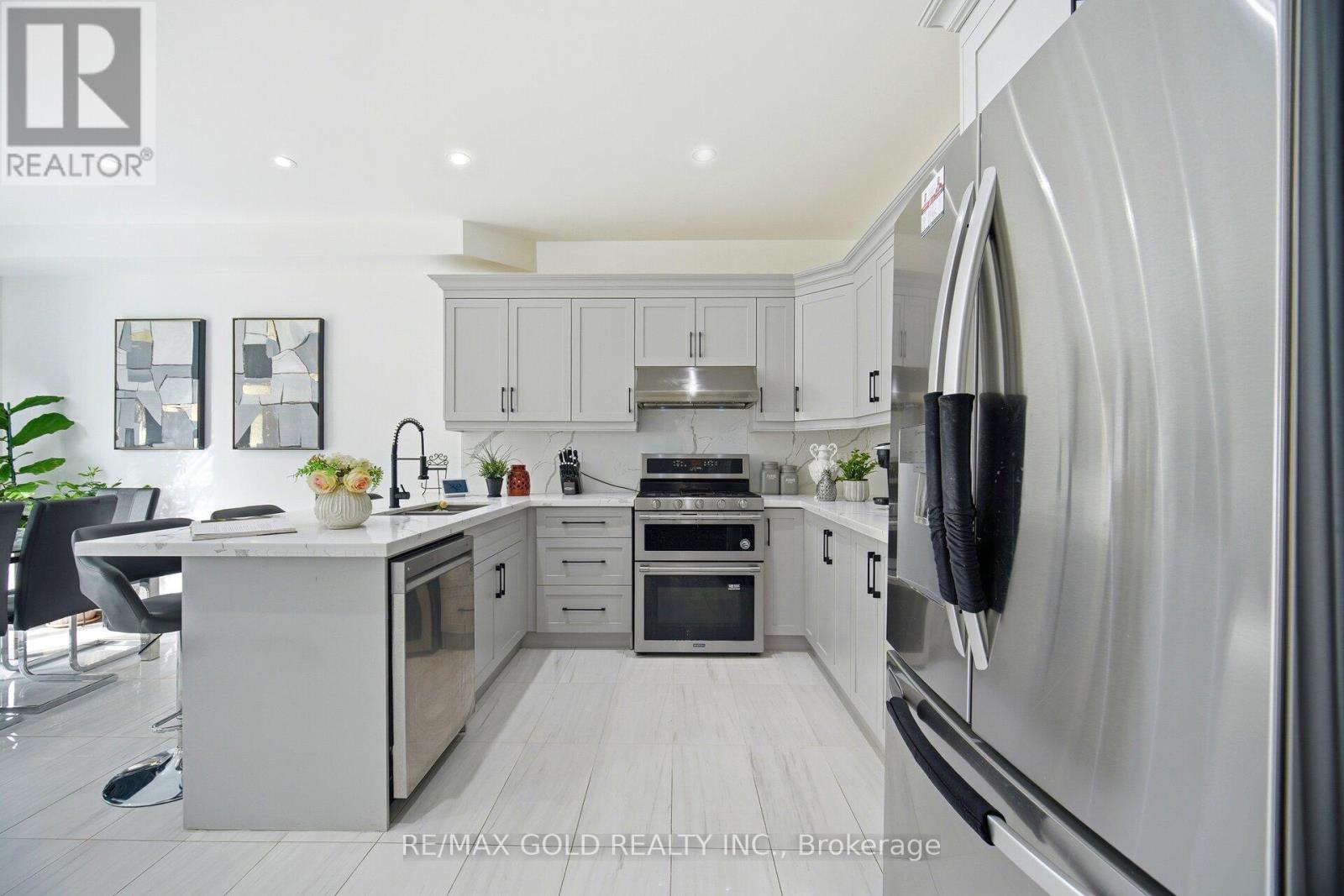 50 Long Meadow Road, Brampton, Ontario  L6P 1Z8 - Photo 12 - W12794356