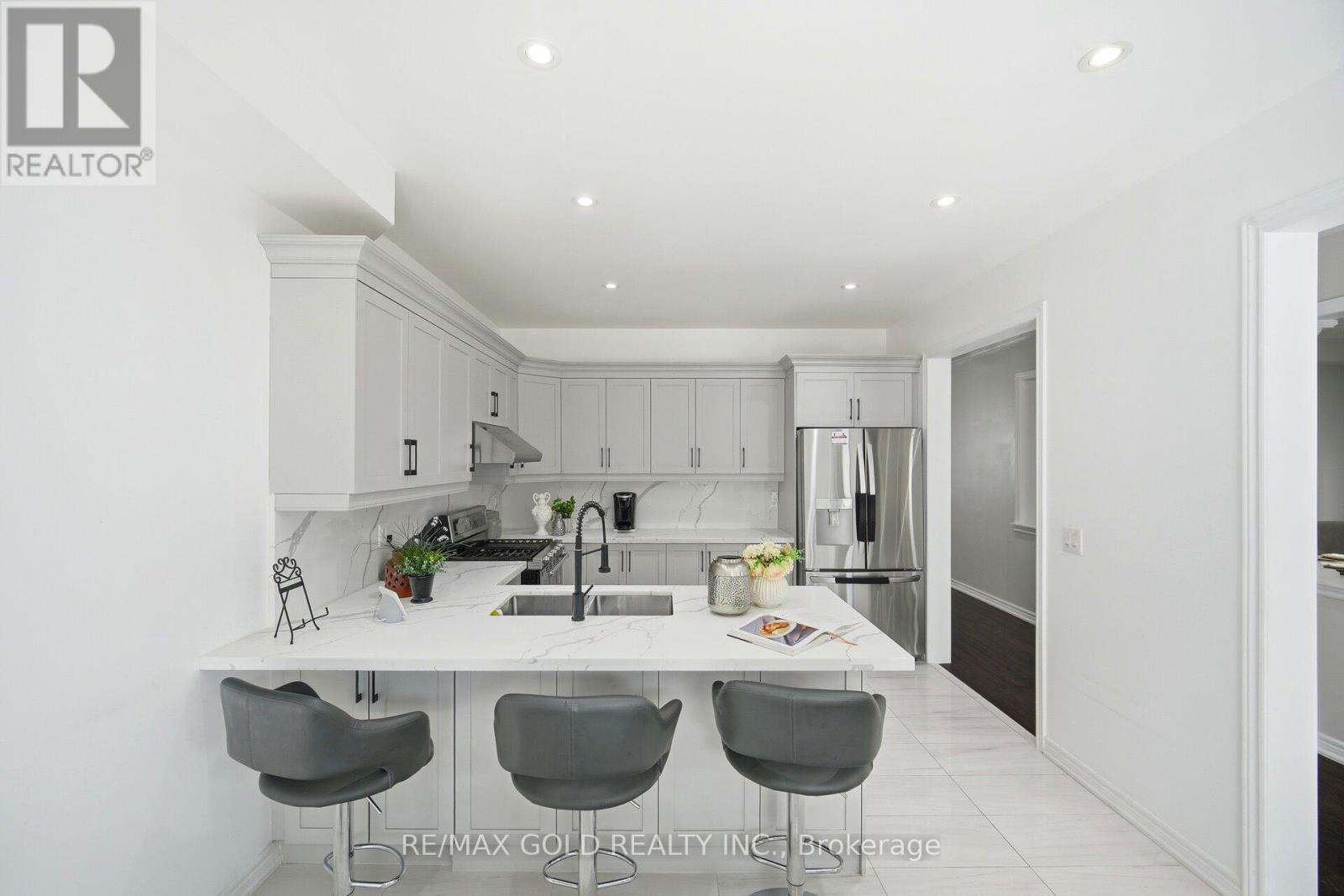 50 Long Meadow Road, Brampton, Ontario  L6P 1Z8 - Photo 16 - W12794356