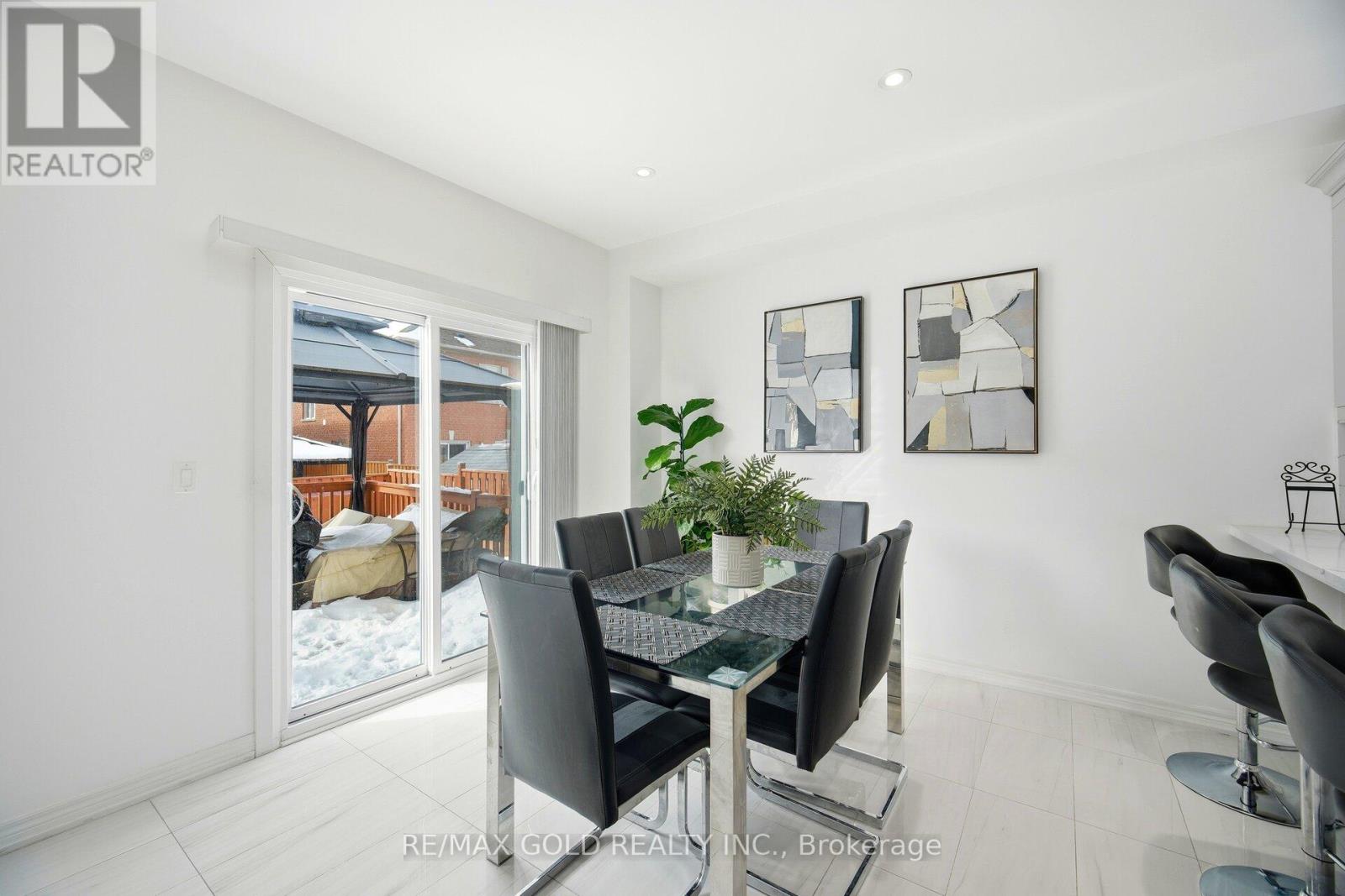 50 Long Meadow Road, Brampton, Ontario  L6P 1Z8 - Photo 17 - W12794356