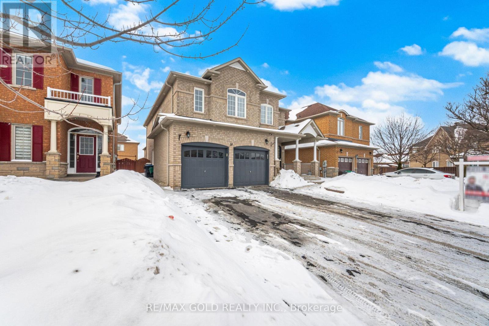 50 Long Meadow Road, Brampton, Ontario  L6P 1Z8 - Photo 2 - W12794356