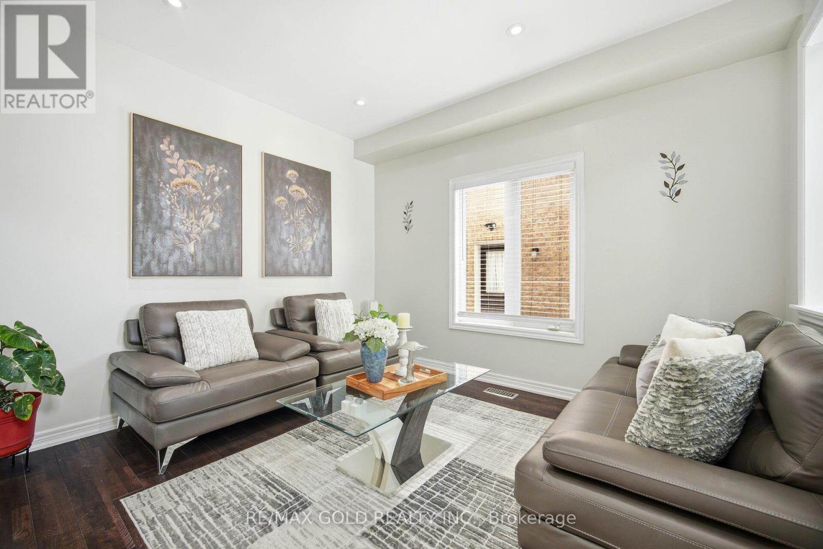 50 Long Meadow Road, Brampton, Ontario  L6P 1Z8 - Photo 9 - W12794356