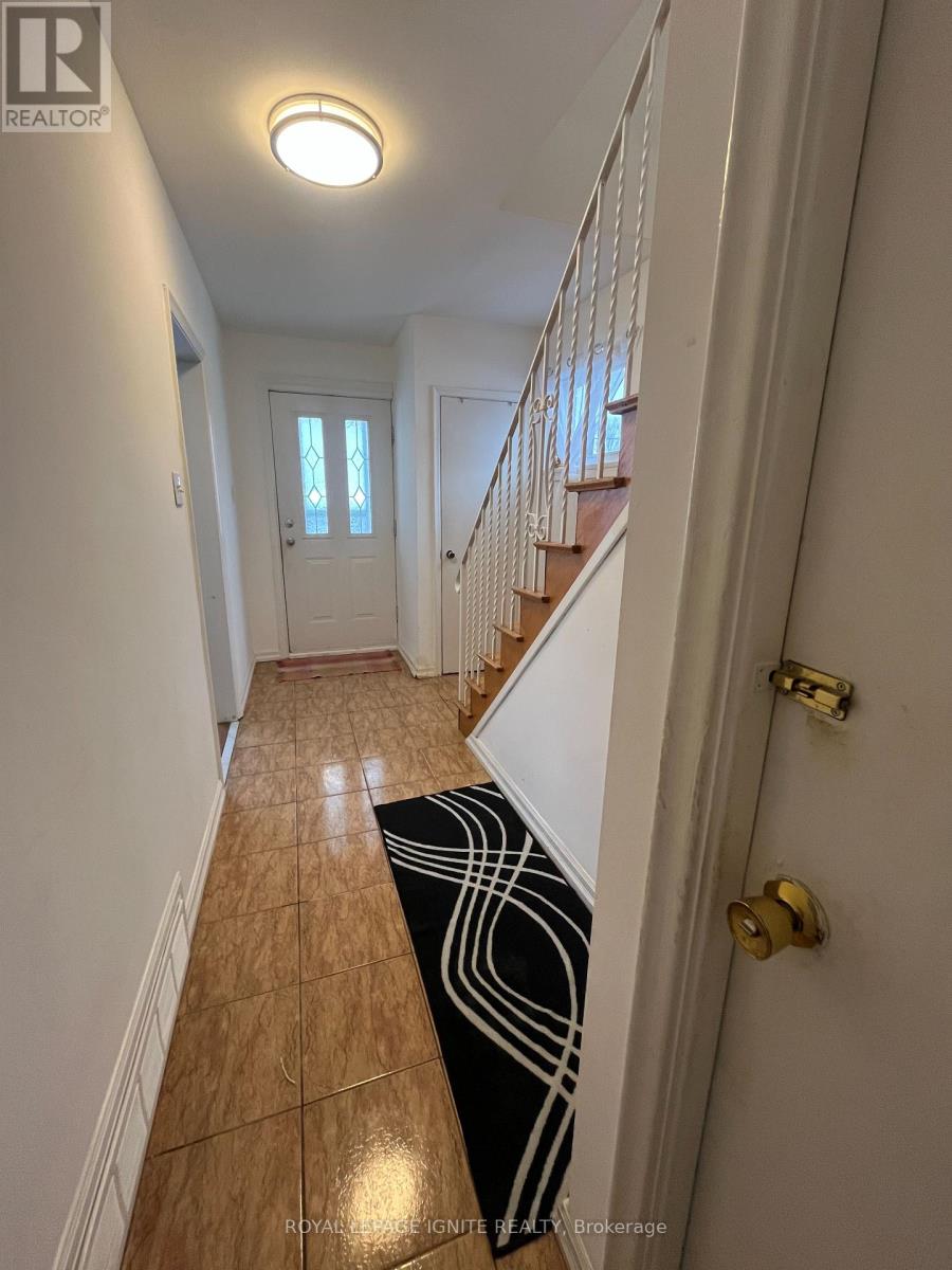 55 Dalrymple Drive, Toronto, Ontario  M6N 4S2 - Photo 2 - W12794358