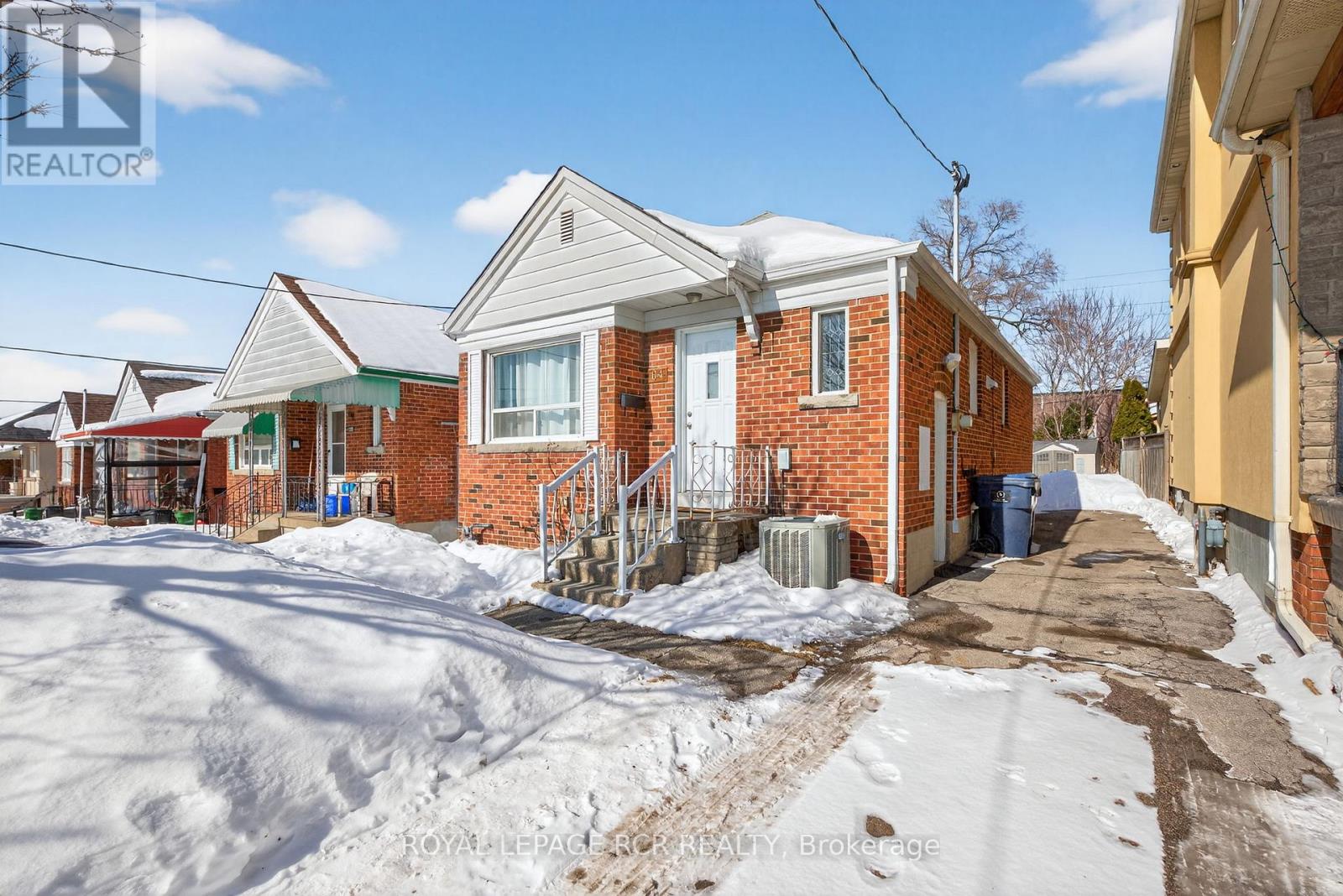64 Schell Avenue, Toronto, Ontario  M6E 2S9 - Photo 6 - W12794388