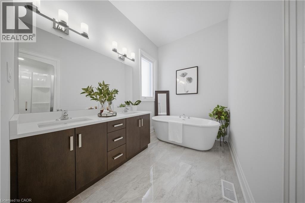 162 Westcott Road, Welland, Ontario  L3C 0K9 - Photo 39 - 40805227