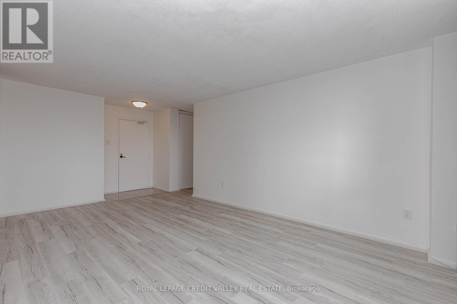 501 - 3120 Kirwin Avenue, Mississauga, Ontario  L5A 3R2 - Photo 10 - W12794480