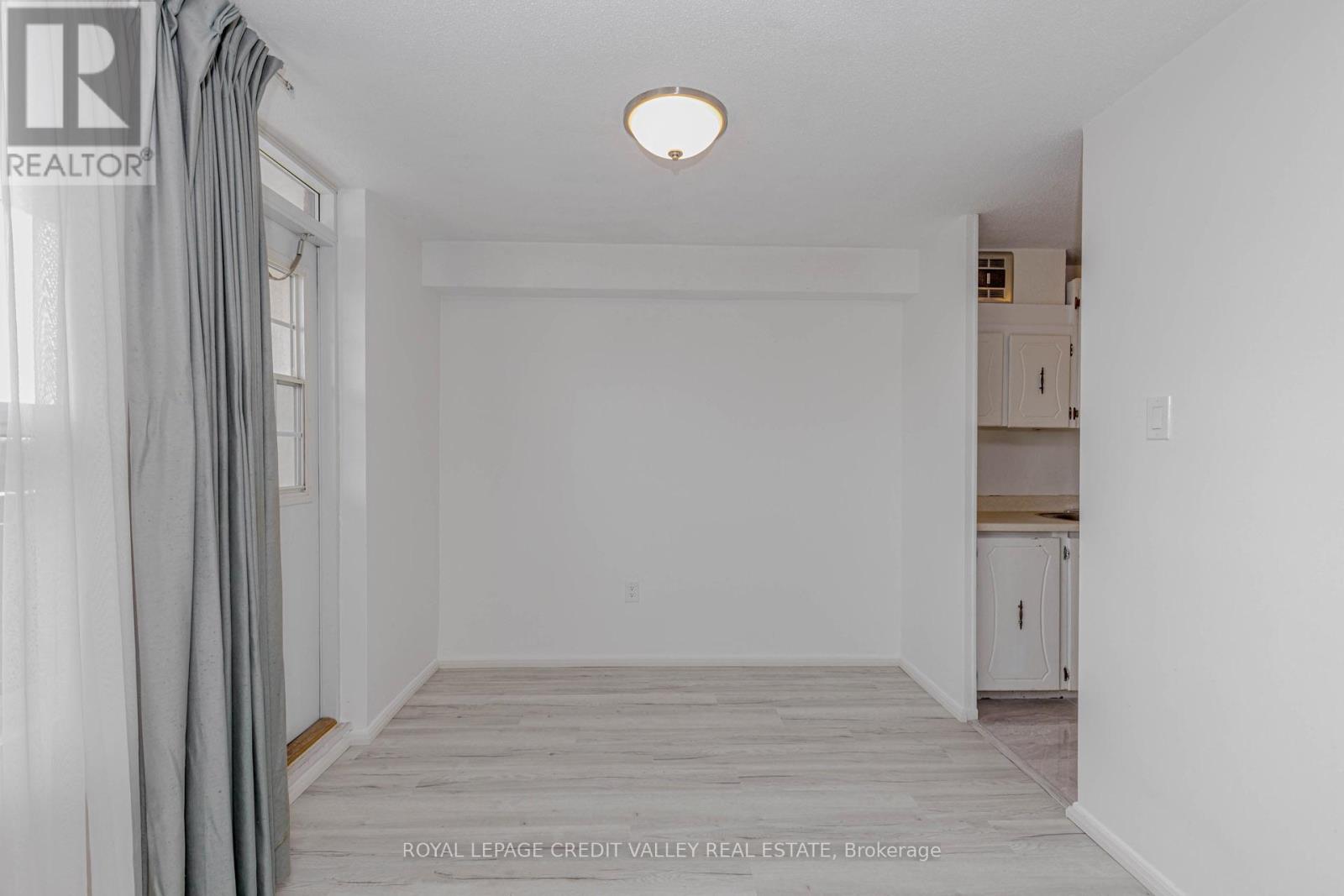 501 - 3120 Kirwin Avenue, Mississauga, Ontario  L5A 3R2 - Photo 11 - W12794480