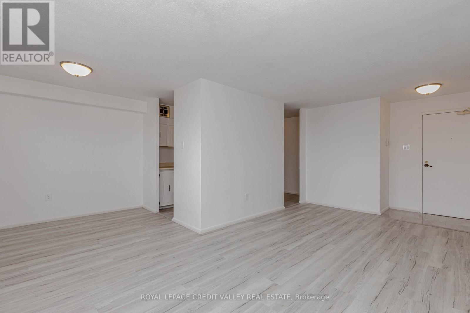 501 - 3120 Kirwin Avenue, Mississauga, Ontario  L5A 3R2 - Photo 12 - W12794480