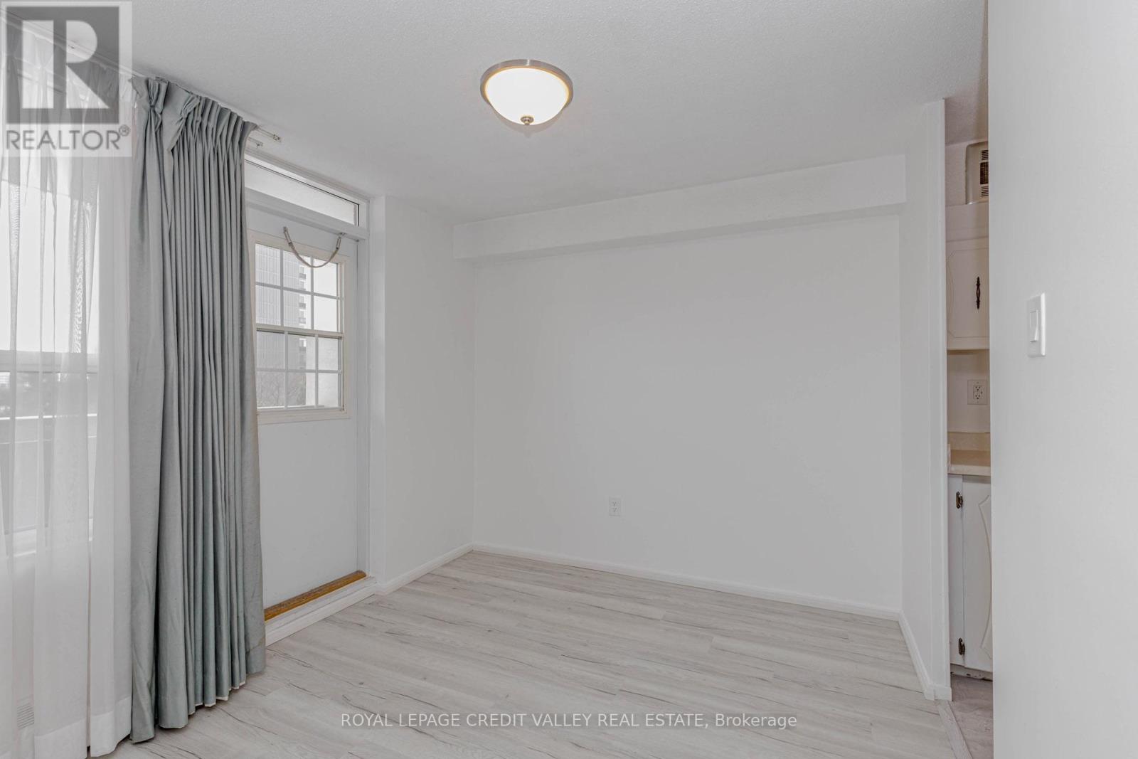 501 - 3120 Kirwin Avenue, Mississauga, Ontario  L5A 3R2 - Photo 13 - W12794480