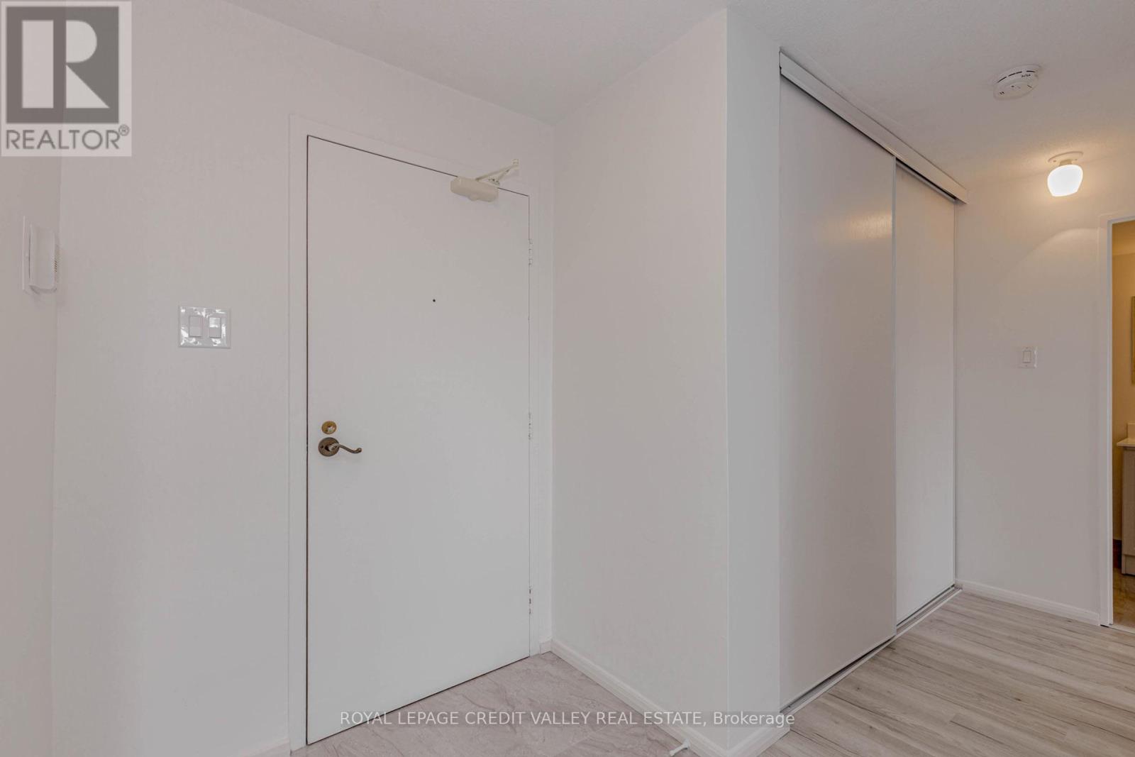 501 - 3120 Kirwin Avenue, Mississauga, Ontario  L5A 3R2 - Photo 17 - W12794480