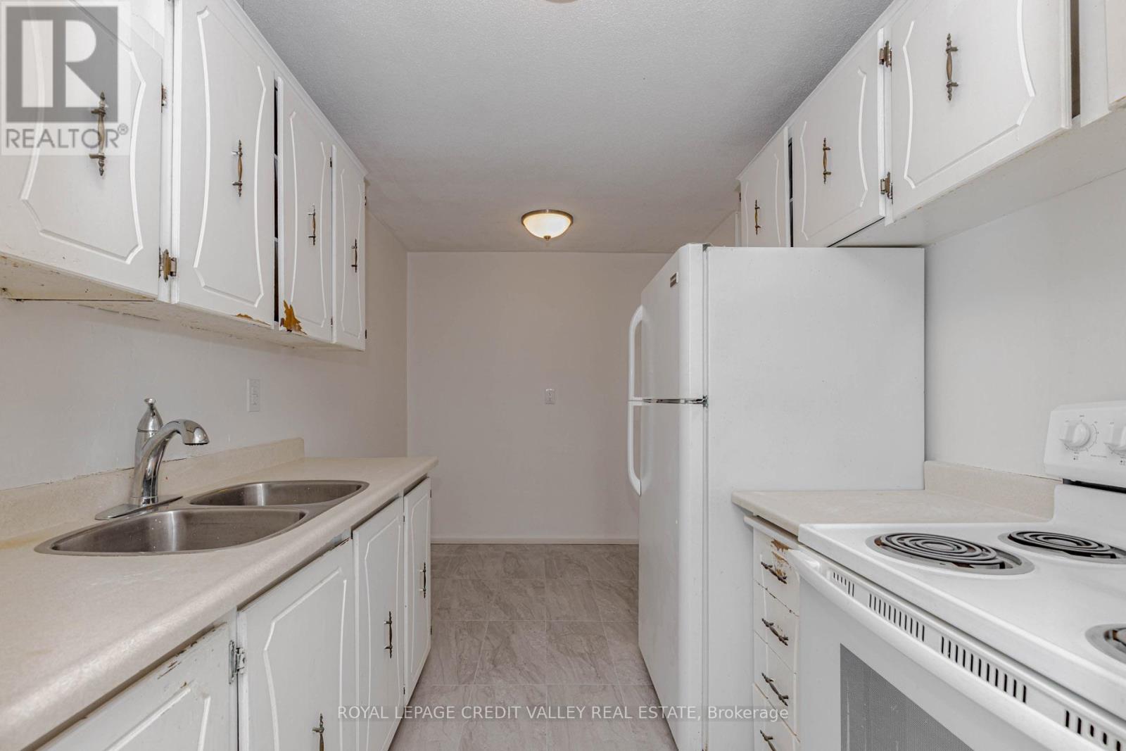 501 - 3120 Kirwin Avenue, Mississauga, Ontario  L5A 3R2 - Photo 21 - W12794480