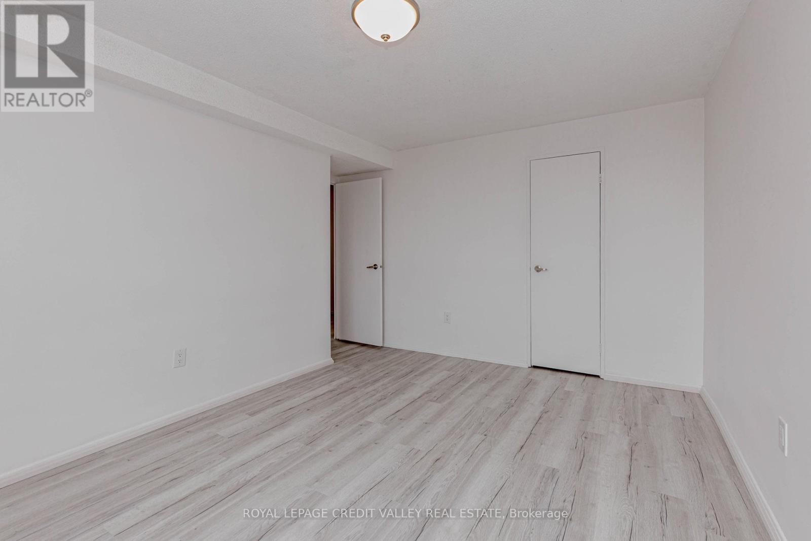 501 - 3120 Kirwin Avenue, Mississauga, Ontario  L5A 3R2 - Photo 34 - W12794480