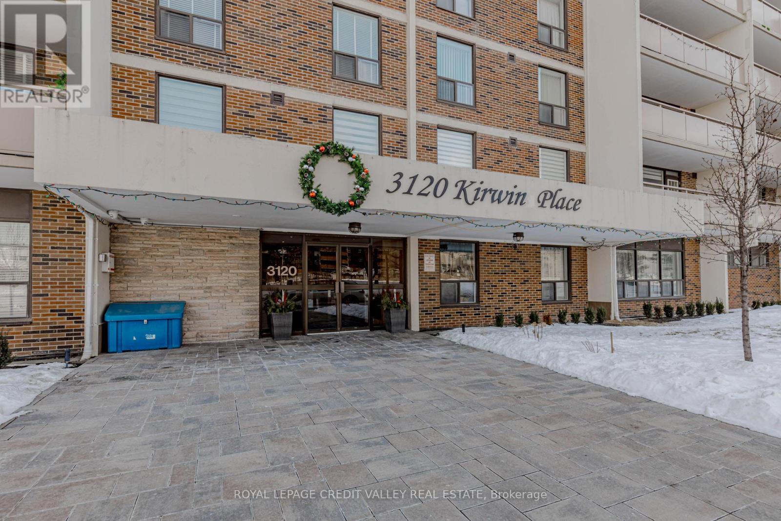 501 - 3120 Kirwin Avenue, Mississauga, Ontario  L5A 3R2 - Photo 4 - W12794480
