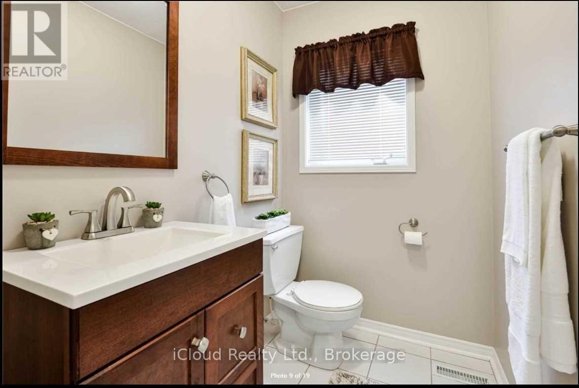 (Upper) - 33 Fenflower Court, Brampton, Ontario  L7A 1H3 - Photo 6 - W12794492