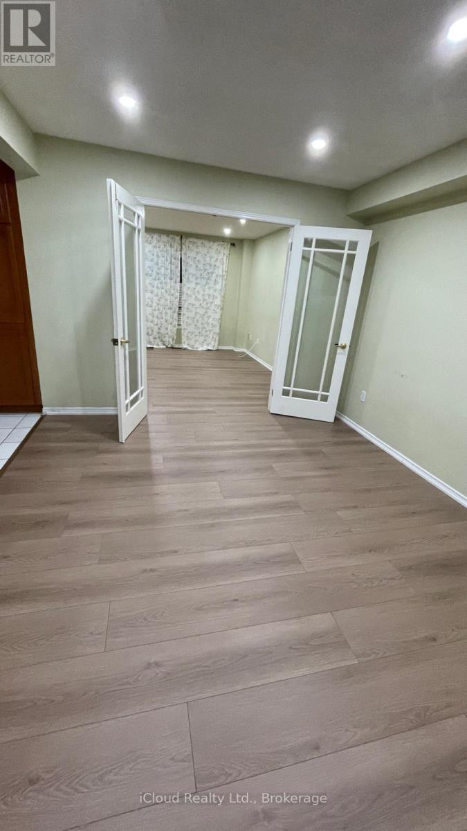 (Upper) - 33 Fenflower Court, Brampton, Ontario  L7A 1H3 - Photo 8 - W12794492