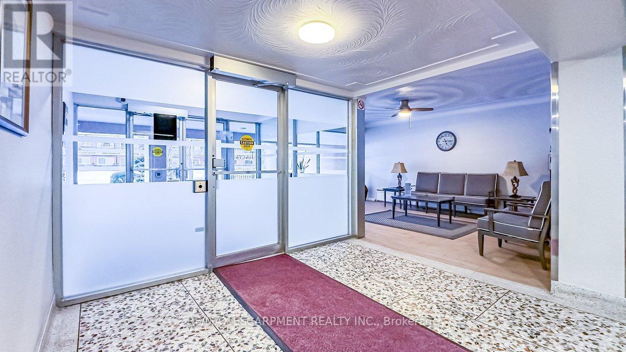 808 - 8 Woodman Drive S, Hamilton, Ontario  L8K 4C9 - Photo 4 - X12794342