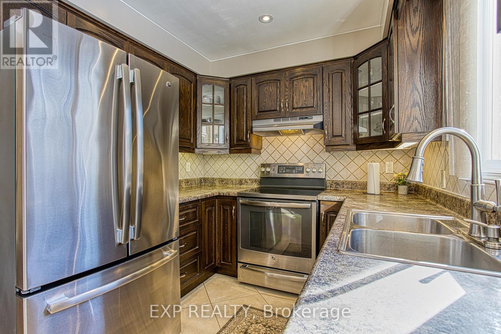 211 Rushdale Drive, Hamilton, Ontario  L8W 2Z5 - Photo 13 - X12794430