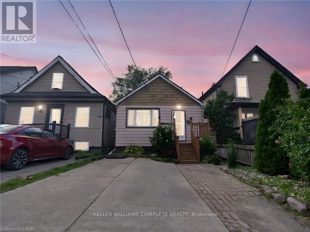 210 EAST 24TH STREET, Hamilton, Ontario