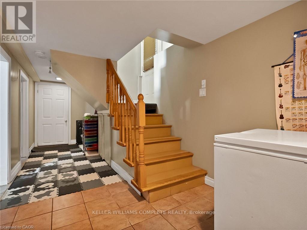 210 East 24th Street, Hamilton, Ontario  L8V 2Y4 - Photo 12 - X12794444