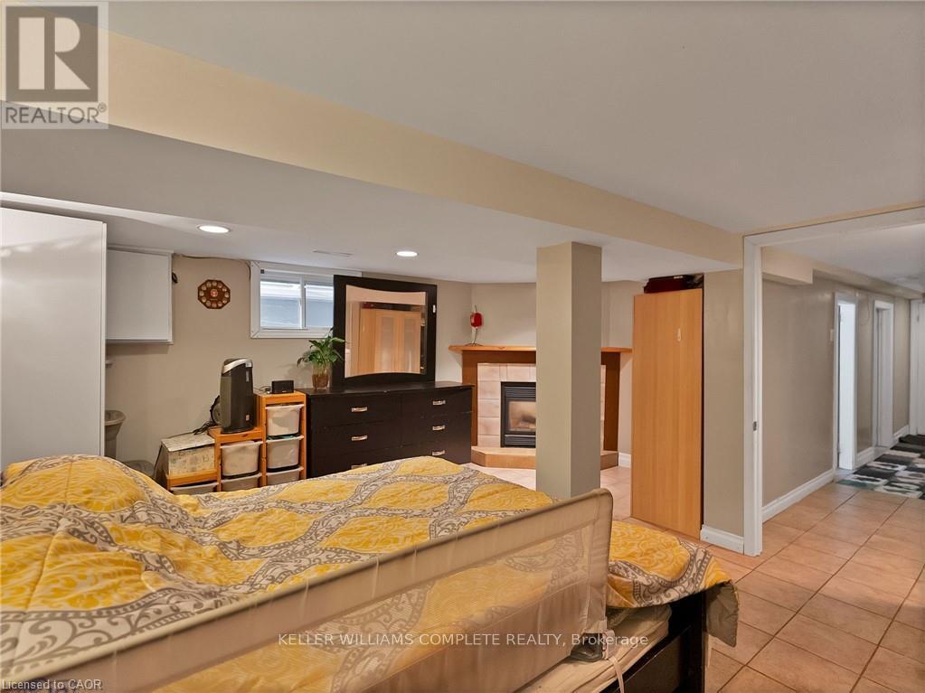 210 East 24th Street, Hamilton, Ontario  L8V 2Y4 - Photo 13 - X12794444