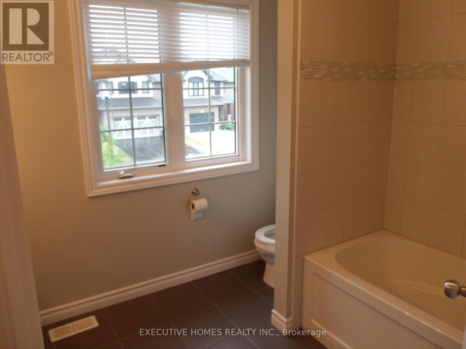 1372 Caen Avenue, Woodstock, Ontario  N4T 0J3 - Photo 10 - X12794502