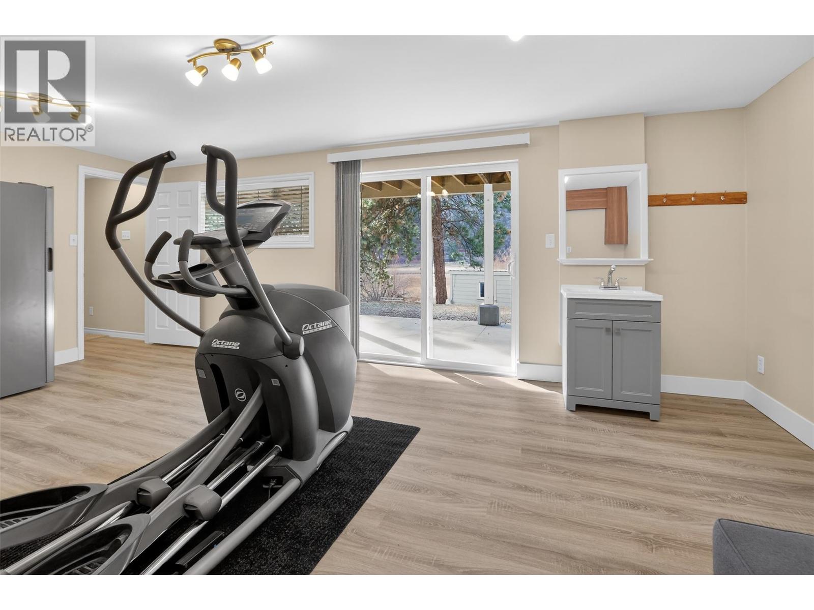 1998 Hwy 97 Highway, Okanagan Falls, British Columbia  V0H 1R0 - Photo 30 - 10372035