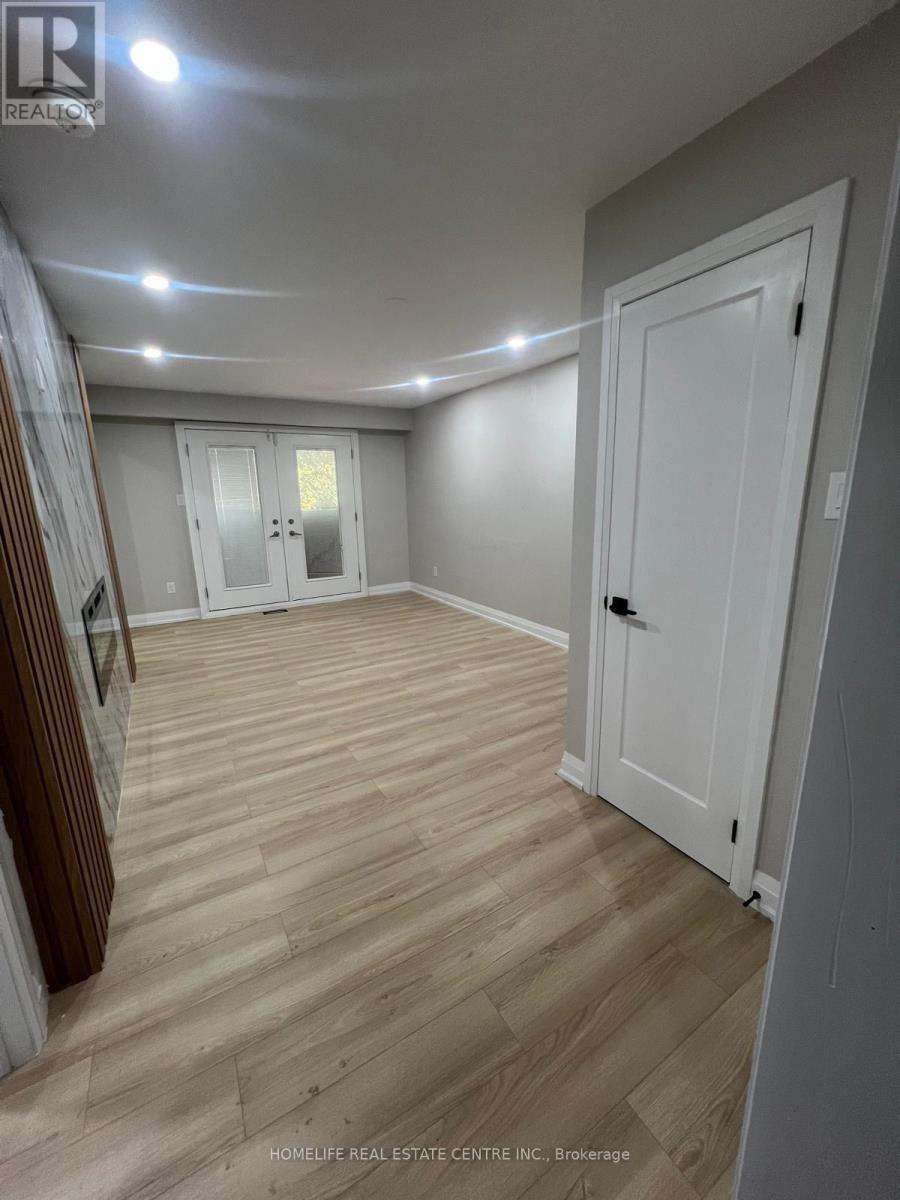 5 Bay Crest Drive, Brampton, Ontario  L6Z 1H5 - Photo 3 - W12532334