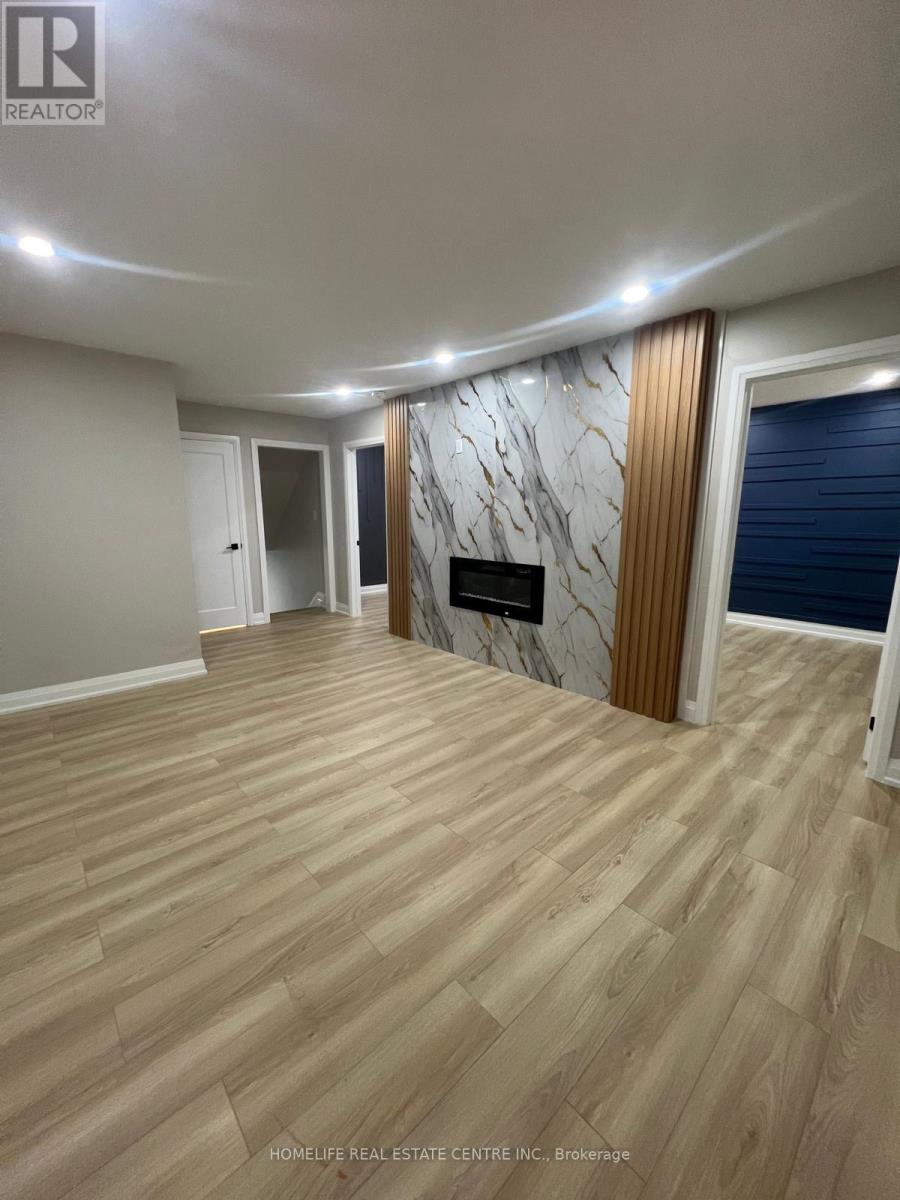 5 Bay Crest Drive, Brampton, Ontario  L6Z 1H5 - Photo 4 - W12532334