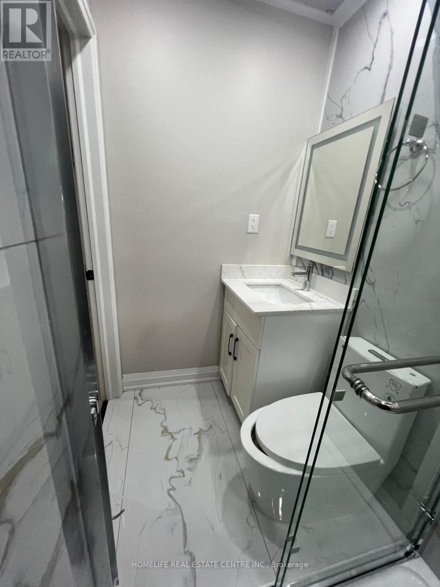 5 Bay Crest Drive, Brampton, Ontario  L6Z 1H5 - Photo 8 - W12532334