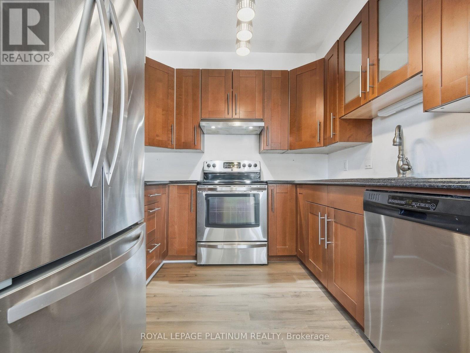 33 Campbell Drive, Brampton, Ontario  L6X 2H8 - Photo 13 - W12742516