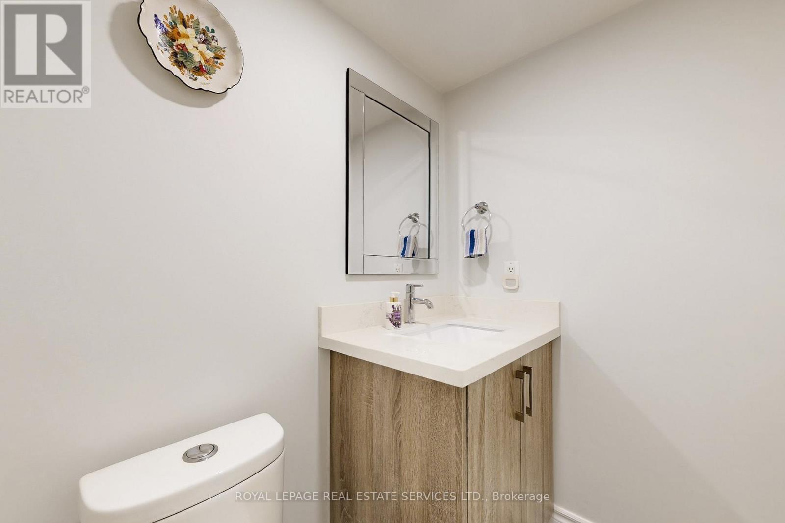 65 Ashdale Road, Brampton, Ontario  L6Y 5M9 - Photo 8 - W12792570