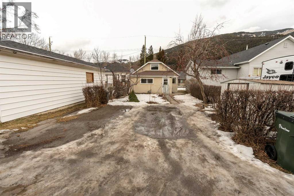 13250 19 Avenue, Blairmore, Alberta  T0K 0E0 - Photo 34 - A2283871