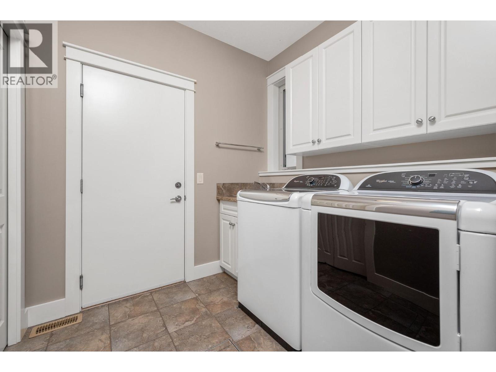 501 Longspoon Bay, Vernon, British Columbia  V1H 2K2 - Photo 30 - 10365442