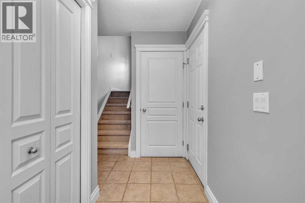 69 Cougar Ridge Mews Sw, Calgary, Alberta  T3H 5P3 - Photo 5 - A2286177