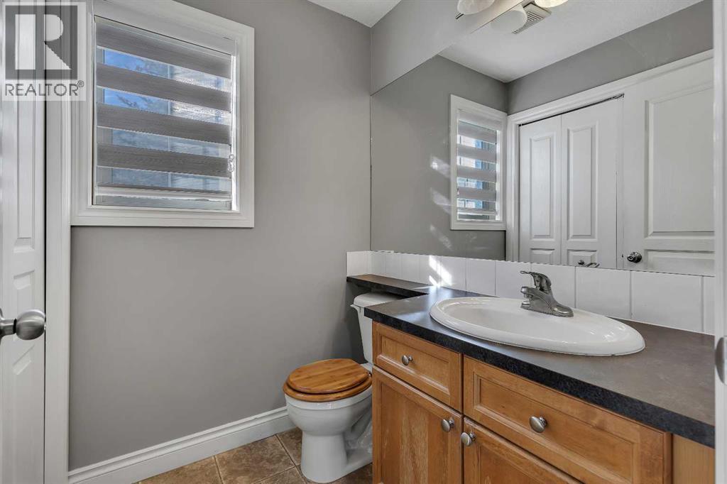 69 Cougar Ridge Mews Sw, Calgary, Alberta  T3H 5P3 - Photo 21 - A2286177